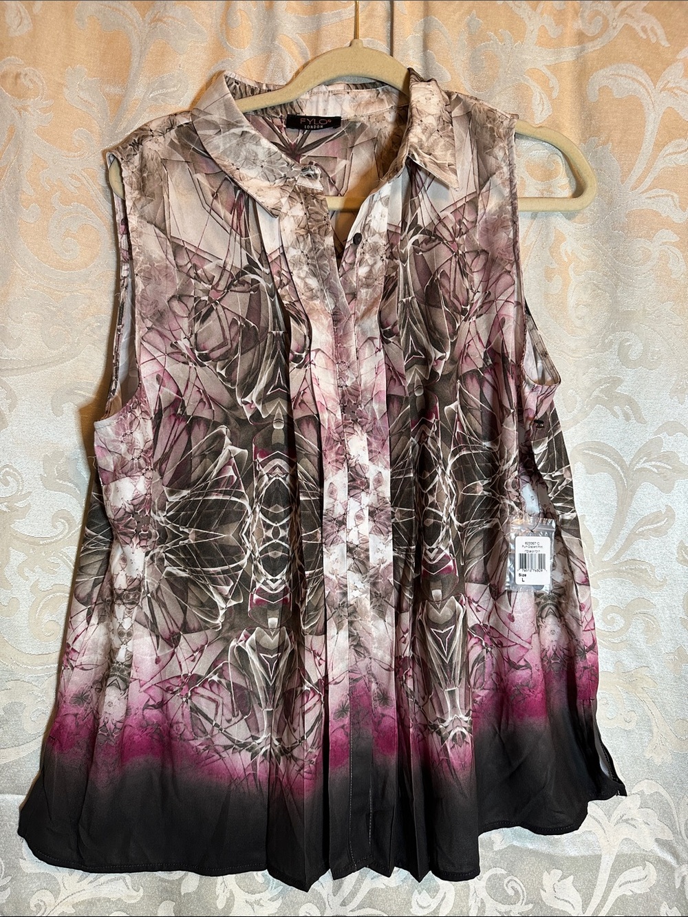 FYLO Sleeveless Pleated Ombre Blouse in Pink and Black